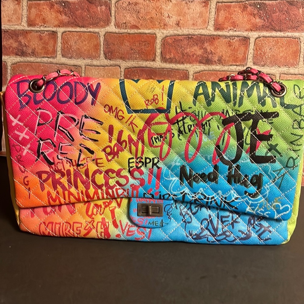 Graffiti luggage bag